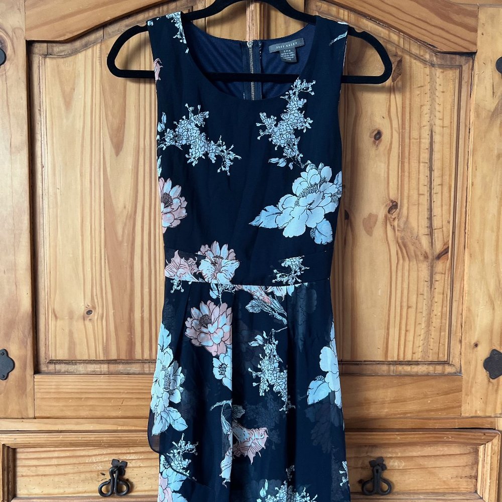 Suzy Shier Navy Blue Floral Dress – Size Small, Tulip Hem & Tie-Back, Elegant St